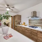Διαμέρισμα Luxury In St Pauls Bay W Pool By Homely