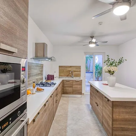 Luxury In St Pauls Bay W Pool By Homely San Pawl il-Baħar